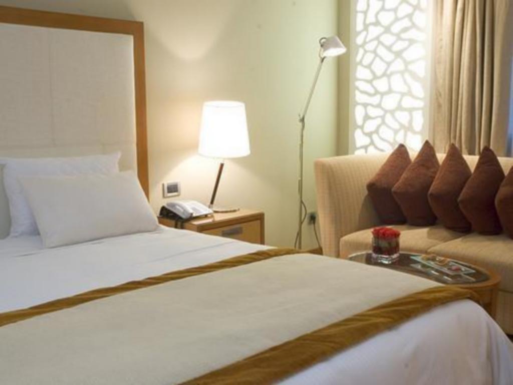 Hotel Farah Casablanca Ngoại thất bức ảnh A room at the hotel