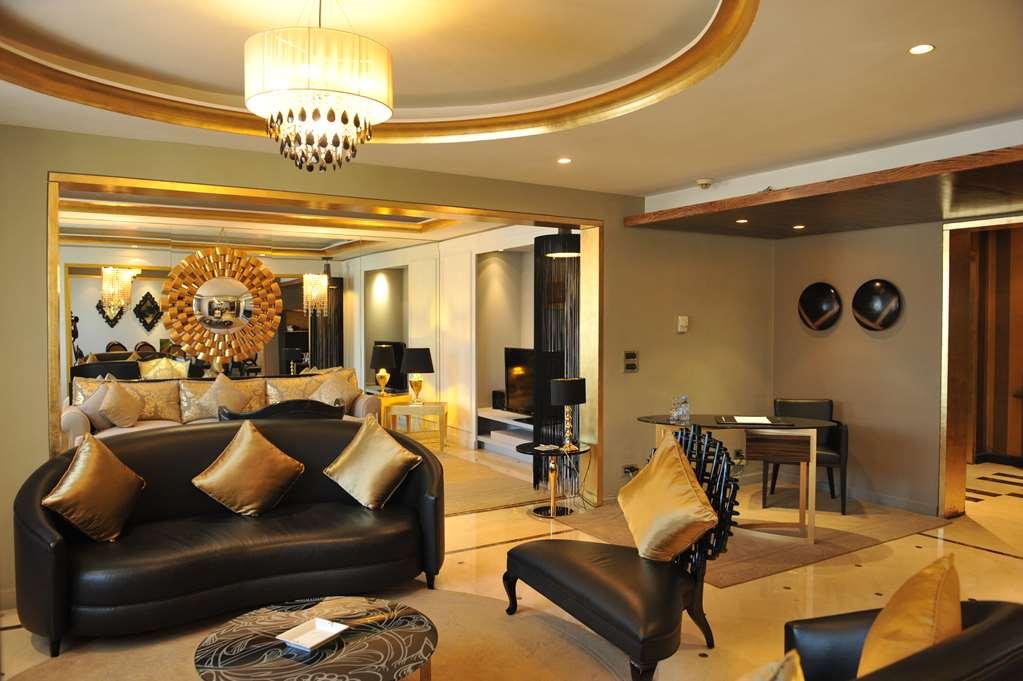 Hotel Farah Casablanca Phòng bức ảnh A suite at the hotel